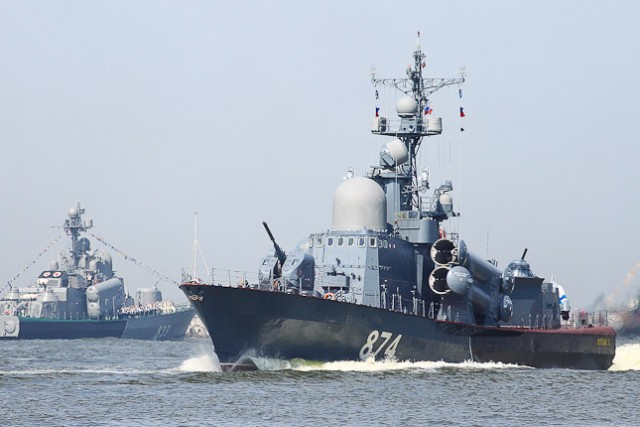 Корабли Балтфлота перебросят «Искандеры» в Калининградскую область