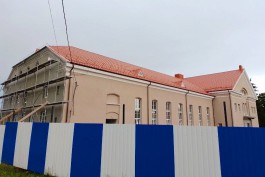 В Железнодорожном завершают ремонт фасада старинного здания Дома культуры (фото)