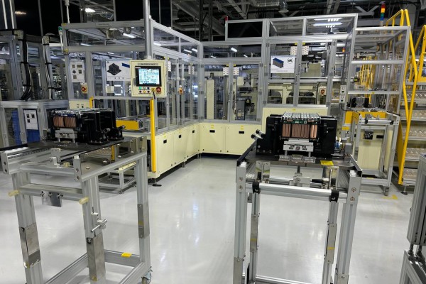 «С конвейера сошла первая батарея»: в Калининградской области открыли гигафабрику литийионных накопителей (фото)