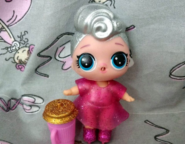 Роспотребнадзор попросил калининградские магазины отказаться от продажи опасных кукол LOL из Китая