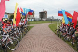 «Под выстрел Цуканова»: на Сельме открыли велодорожку длиной 11 км (фото)