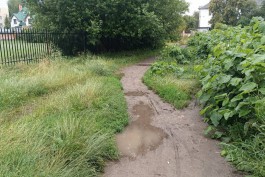 На обустройство пешеходной дорожки на месте народной тропы в районе Майской выделили 8,2 млн рублей