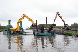 Для запуска водного маршрута через Куршский залив расчищают реку Промысловую
