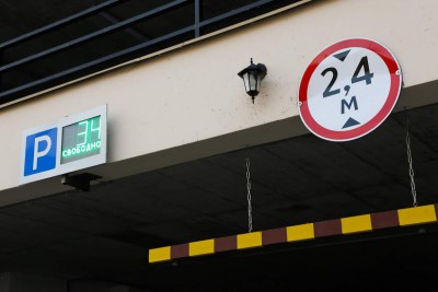 В Зеленоградске построили многоуровневую стоянку на 250 автомобилей
