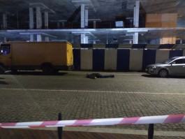На улице Баранова в Калининграде мужчина застрелил из карабина двух человек
