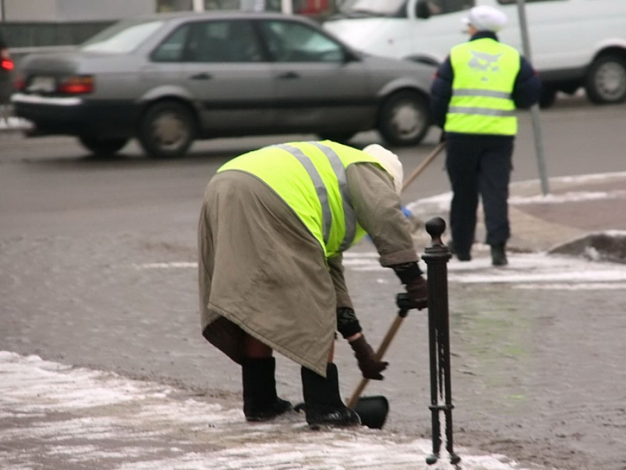 Власти Калининграда предложили подрядчикам добровольно расторгнуть контракты по уборке снега
