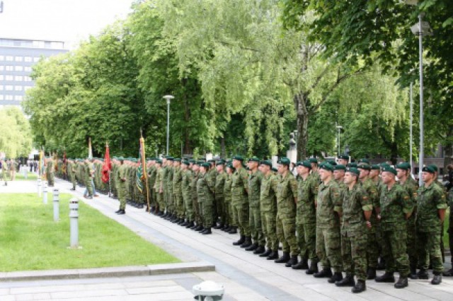 Литва решила увеличить численность армии к 2024 году 