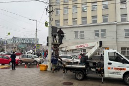 На Гвардейском проспекте в Калининграде устанавливают светодиодные экраны