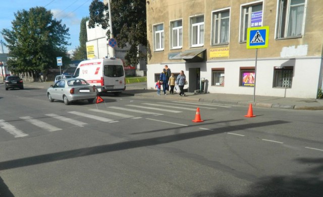 На ул. Фрунзе в Калининграде автомобиль сбил пенсионерку на пешеходном переходе