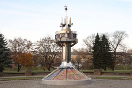 В Калининграде завершили ремонт «Мировых часов» на Нижнем озере