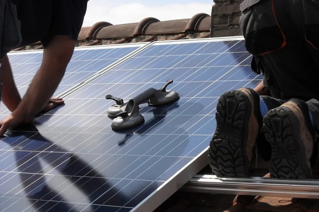 Региональный Фонд капремонта планирует установить солнечные батареи на фасаде дома⠀