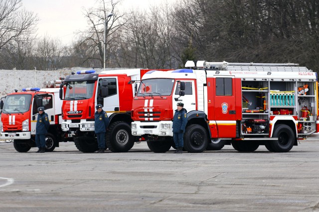 Калининградские спасатели получили новые пожарные машины к ЧМ-2018