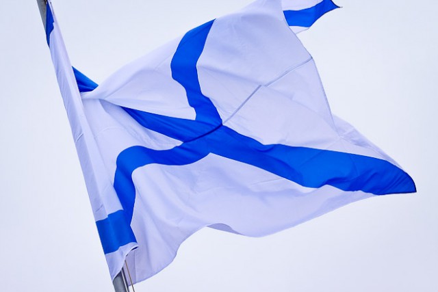 В Балтийске на новейшем судне связи «Юрий Иванов» впервые подняли Андреевский флаг