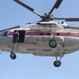 К поиску пропавших в Озёрском районе школьниц привлекли вертолёт МЧС