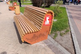 На улицах Калининграда появились новые лавочки-диваны