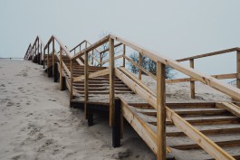 «Лестницы в песке»: на западном побережье Зеленоградска построили 18 переходов через авандюну (фото)