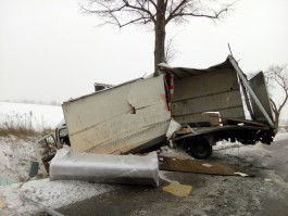 В Гурьевском округе грузовик опрокинулся в кювет