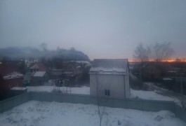 В Гурьевском округе более 50 пожарных тушили склад (видео)