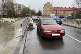 На улице Автомобильной в Калининграде «Ниссан» сбил двух дорожных рабочих (фото)