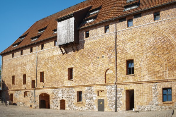 Инвестор ожидает поставки на пароме катера для водного маршрута из Калининграда к замку Тапиау