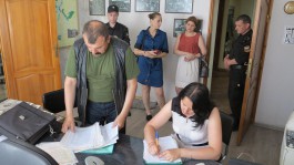 В редакцию «Новых колёс» в Калининграде пришли судебные приставы   