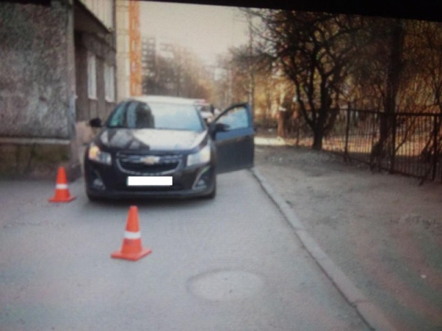 На набережной Трибуца в Калининграде возле подъезда сбили восьмилетнего мальчика
