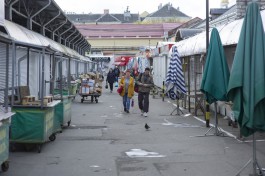 Торговца Центрального рынка в Калининграде осудят за взятку полицейскому и экстремизм