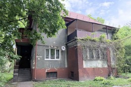 На проспекте Победы в Калининграде приступают к ремонту довоенного дома (фото)