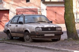 С начала года в Калининграде утилизировали 18 брошенных машин