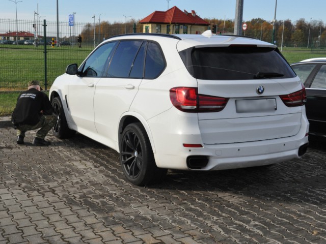 На границе в Гжехотках задержали калининградца на угнанном BMW X5