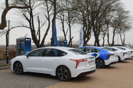 В Зеленоградске открыли первый в России электрозарядный комплекс с накопителями энергии