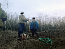 В Зеленоградском округе полицейские задержали копателей янтаря с мотопомпами и лопатами