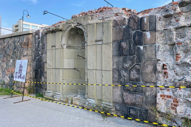 В Калининграде огородили арку Южной террасы Королевского замка после обрушения