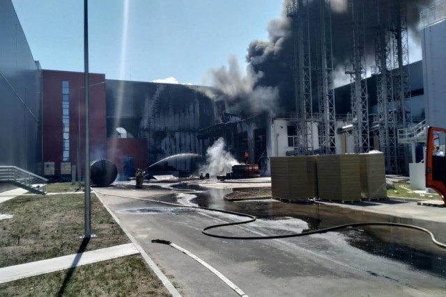 «Горело техническое масло»: в МЧС рассказали о пожаре на территории «Мираторга»