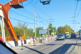 Калининградцы жалуются на отсутствие рабочих, ремонтирующих мост на Киевской