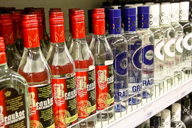 В России снизилось производство водки и шампанского