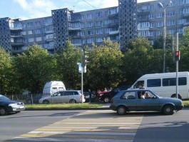 На Московском проспекте в Калининграде машина из свадебного кортежа сбила пешехода