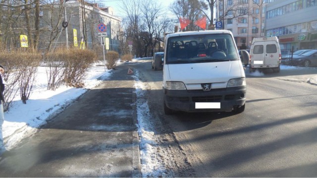 На улице Донского в Калининграде «Пежо» сбил 63-летнего пешехода