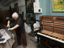 В Калининграде отреставрировали немецкое пианино 19 века за полмиллиона рублей