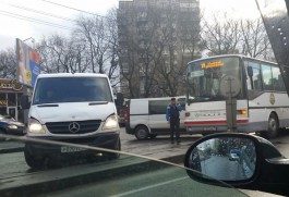 Из-за ДТП заблокирована часть ул. Гагарина в Калининграде 