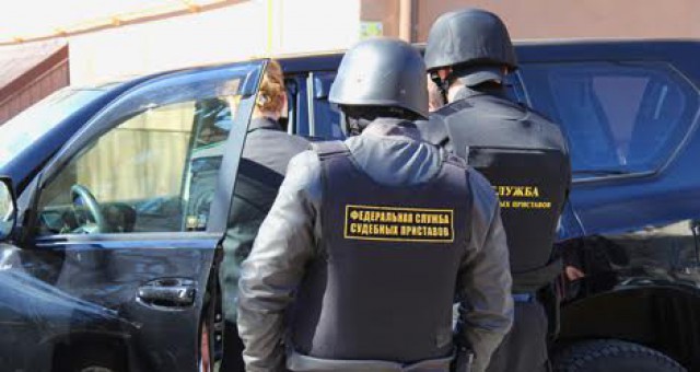 Приставы арестовали в Калининграде «Ленд Крузер» госпредприятия за долги