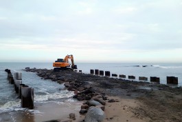 На побережье Филинской бухты приступают к обустройству бун и волноломов