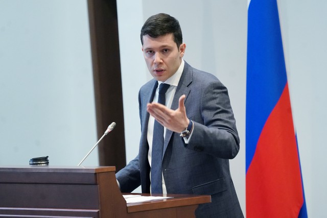 «Бюджетные миллиарды, IT и успехи в Instagram»: как Алиханов выступал с посланием в региональном парламенте