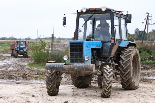 За сутки в Калининградской области произошло два ДТП с тракторами