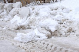 Власти об уборке снега в регионе: Дорожные службы работают круглосуточно