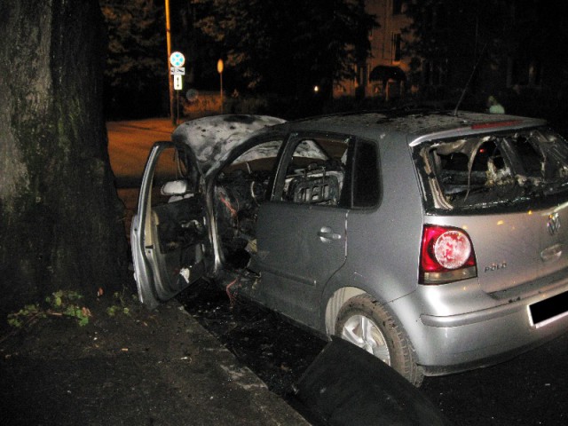 УМВД: Калининградец поджёг автомобиль бывшей супруги из-за ревности (фото)