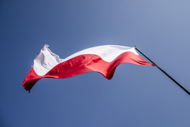 В Польше несколько тысяч учителей вышли на акцию протеста