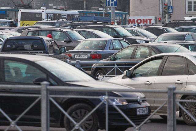 «Пересели на авто»: центр Калининграда встал в пробке