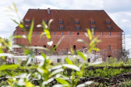 «Пробуждающееся средневековье»: как восстанавливают замок Тапиау в Гвардейске