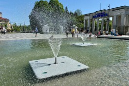 «Жаркий Первомай»: в Калининграде запустили старые и новые фонтаны